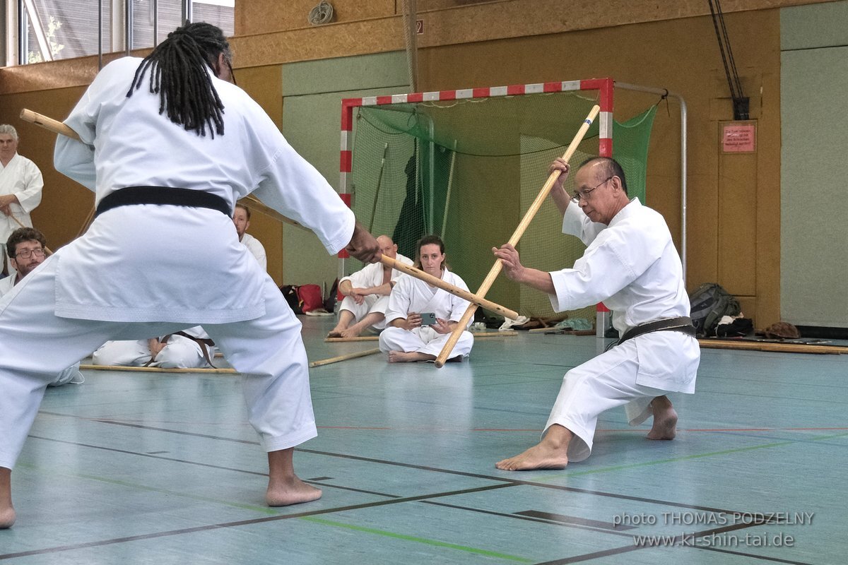 Ryukyu Kobudo Lehrgang mit Kaicho Hiroshi Akamine 9.Dan aus Okinawa in Erlangen 8.-11.9.2022