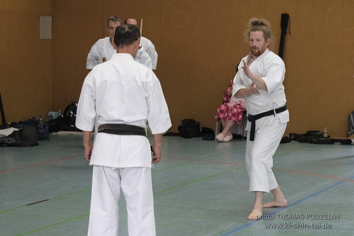 Ryukyu Kobudo Lehrgang mit Kaicho Hiroshi Akamine 9.Dan aus Okinawa in Erlangen 8.-11.9.2022