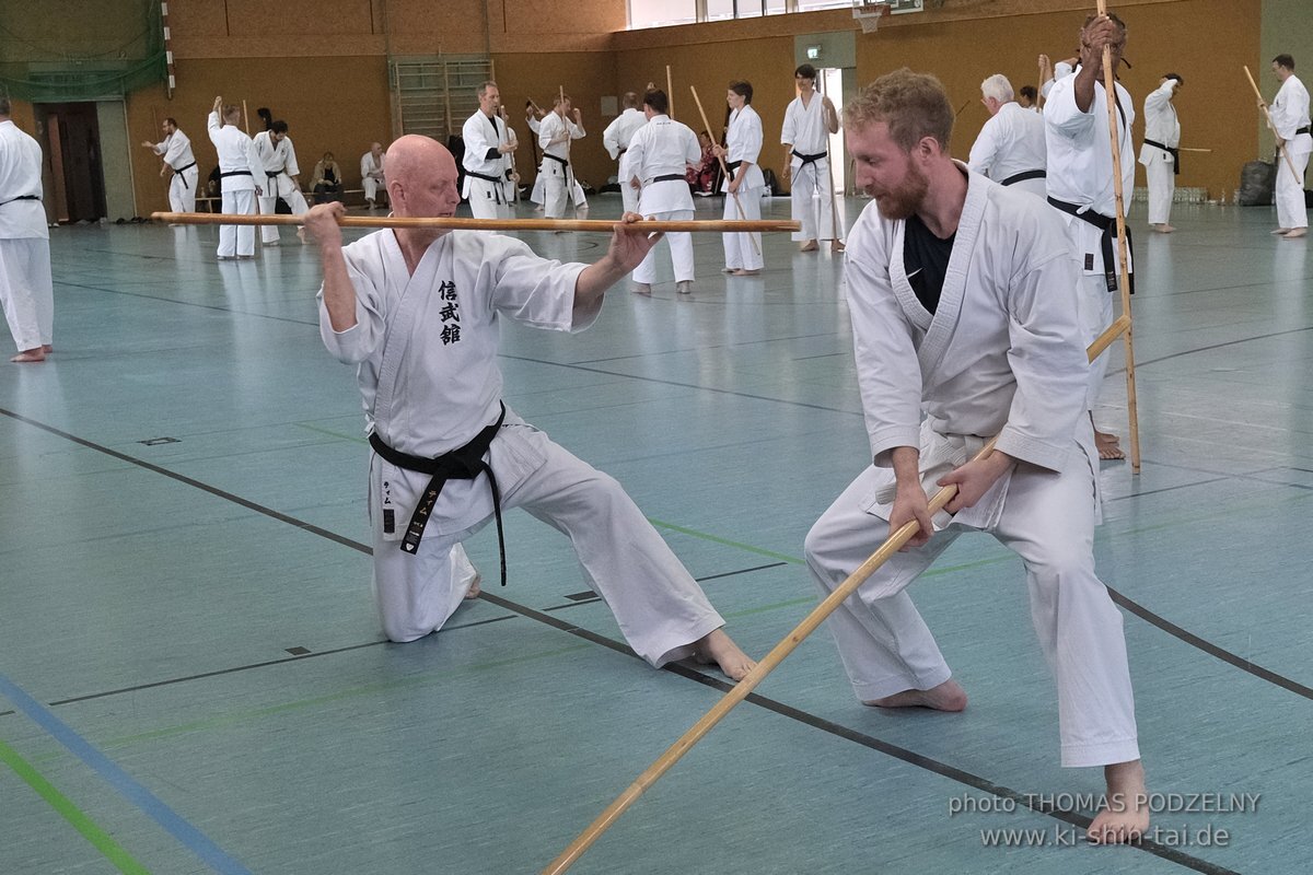 Ryukyu Kobudo Lehrgang mit Kaicho Hiroshi Akamine 9.Dan aus Okinawa in Erlangen 8.-11.9.2022