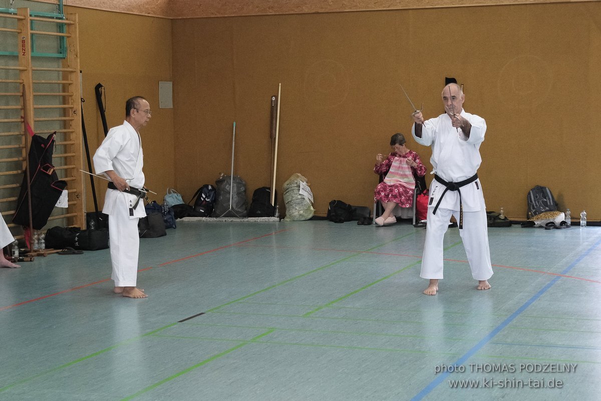 Ryukyu Kobudo Lehrgang mit Kaicho Hiroshi Akamine 9.Dan aus Okinawa in Erlangen 8.-11.9.2022