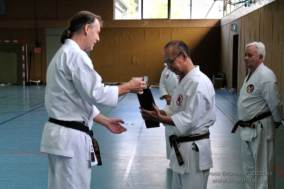 Ryukyu Kobudo Lehrgang mit Kaicho Hiroshi Akamine 9.Dan aus Okinawa in Erlangen 8.-11.9.2022