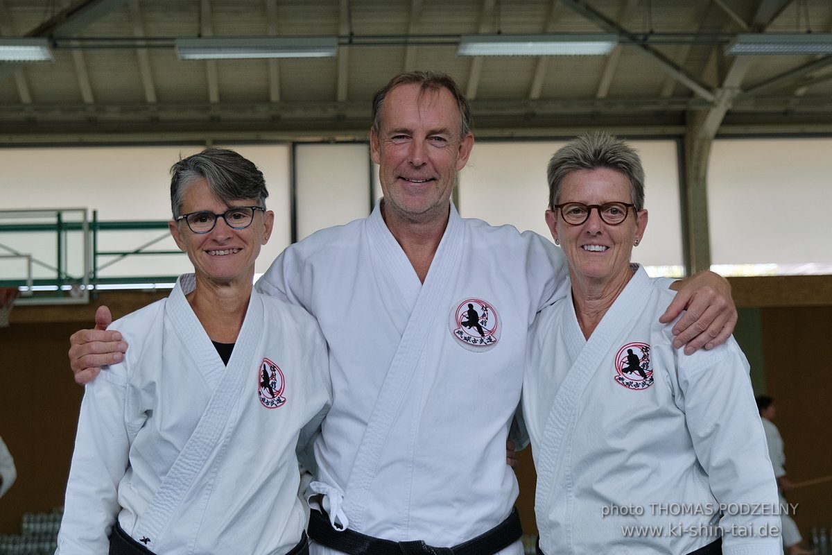 Ryukyu Kobudo Lehrgang mit Kaicho Hiroshi Akamine 9.Dan aus Okinawa in Erlangen 8.-11.9.2022