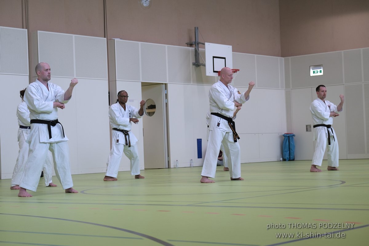 Ryukyu Kobudo Lehrgang Kaicho Hiroshi Akamine Wien 29.4.-1.5.2022 