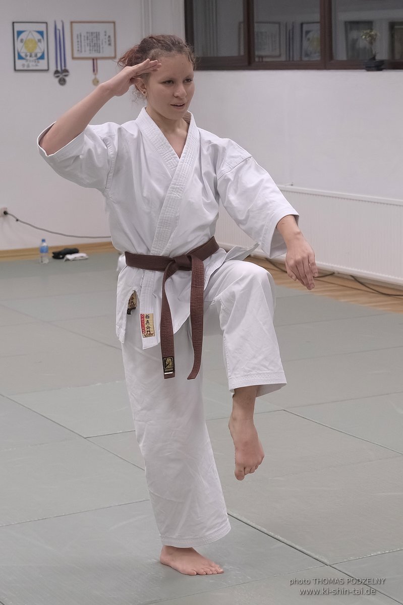 1.Kyu Uechi Ryu Karate Do Prüfung Emma Quast