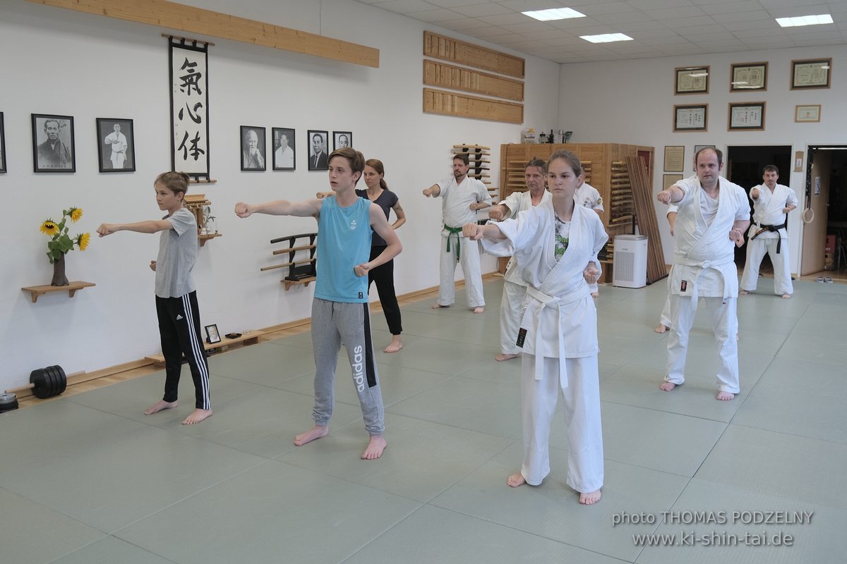 Ferienprogramm Sommer 2022 - Karate und Kobudo