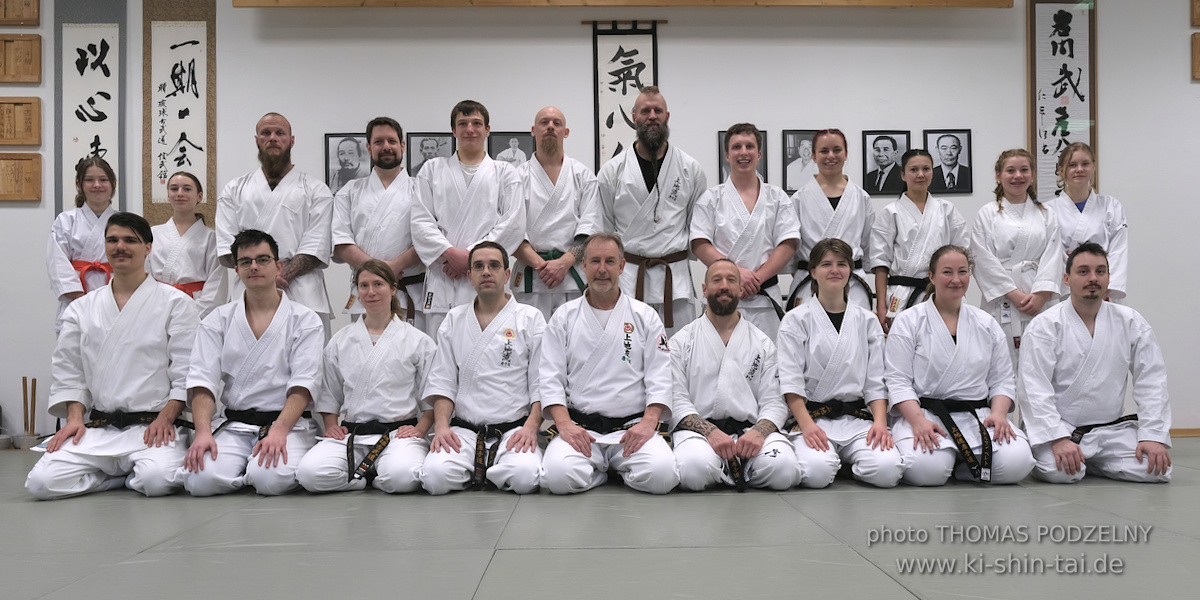 Mehr über den Artikel erfahren Karate und Kobudô Jahreseröffnungslehrgang ‚Kagami Biraki & Shinnenkai 2025‘