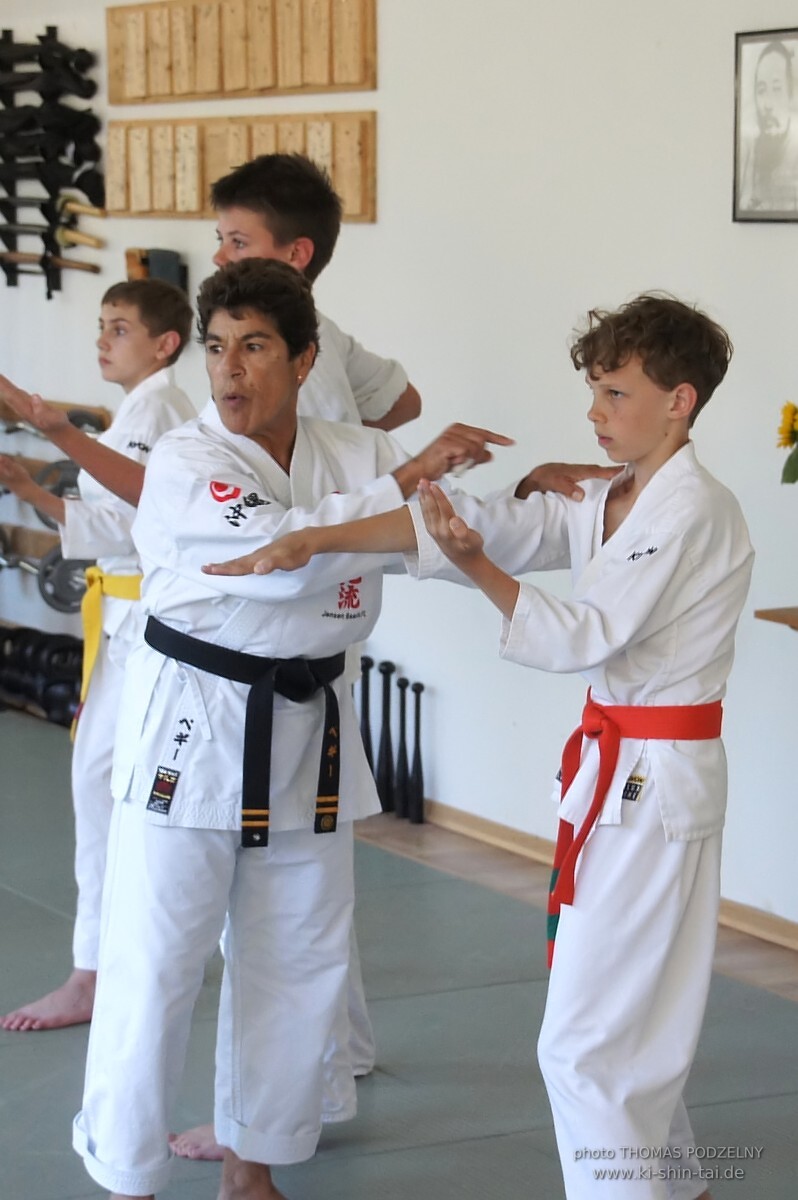 Uechiryu Karate Lehrgang mit Peggy Hess 7.Dan aus Florida/USA am 18.7.2016 