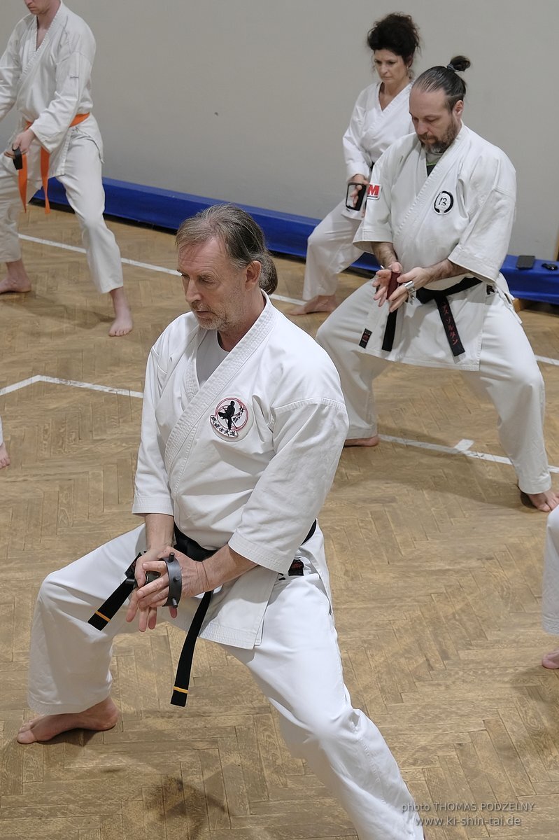 Inklusiver Ryukyu Kobudo Lehrgang mit Thomas Podzelny 6.Dan in Budapest 9.-11.2.2024