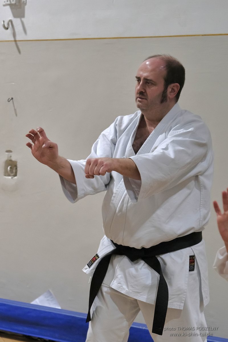 Inklusiver Ryukyu Kobudo Lehrgang mit Thomas Podzelny 6.Dan in Budapest 9.-11.2.2024