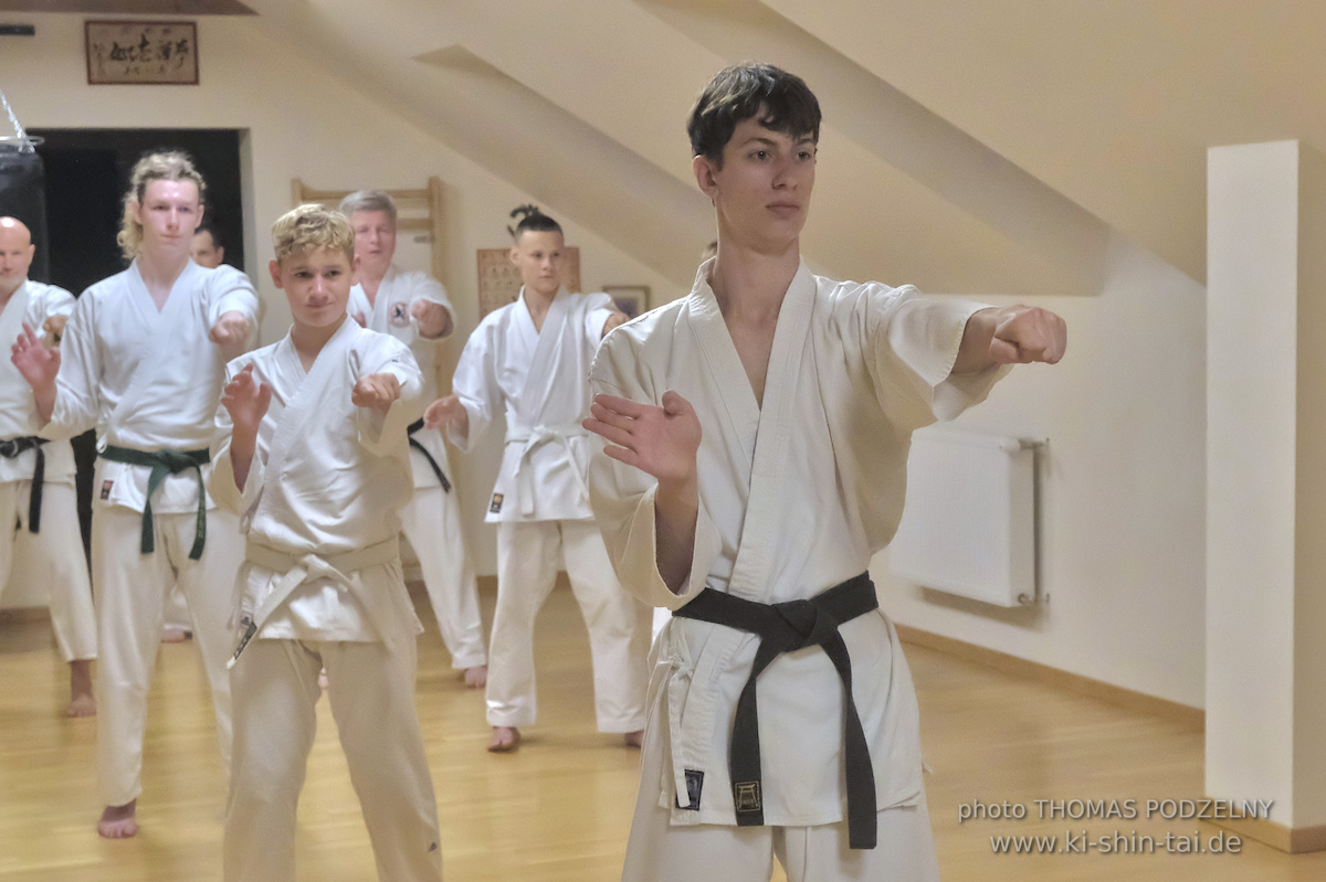 Ryûkyû Kobudô Lehrgang mit Thomas Podzelny 6.Dan in Krakau/Polen 12.-14.9.2025 