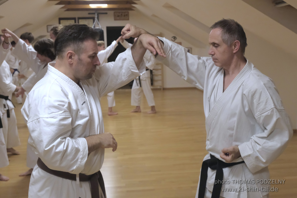 Ryûkyû Kobudô Lehrgang mit Thomas Podzelny 6.Dan in Krakau/Polen 12.-14.9.2025 