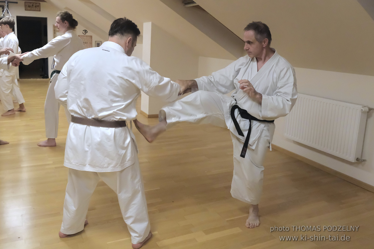 Ryûkyû Kobudô Lehrgang mit Thomas Podzelny 6.Dan in Krakau/Polen 12.-14.9.2025 