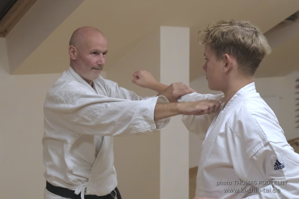 Ryûkyû Kobudô Lehrgang mit Thomas Podzelny 6.Dan in Krakau/Polen 12.-14.9.2025 