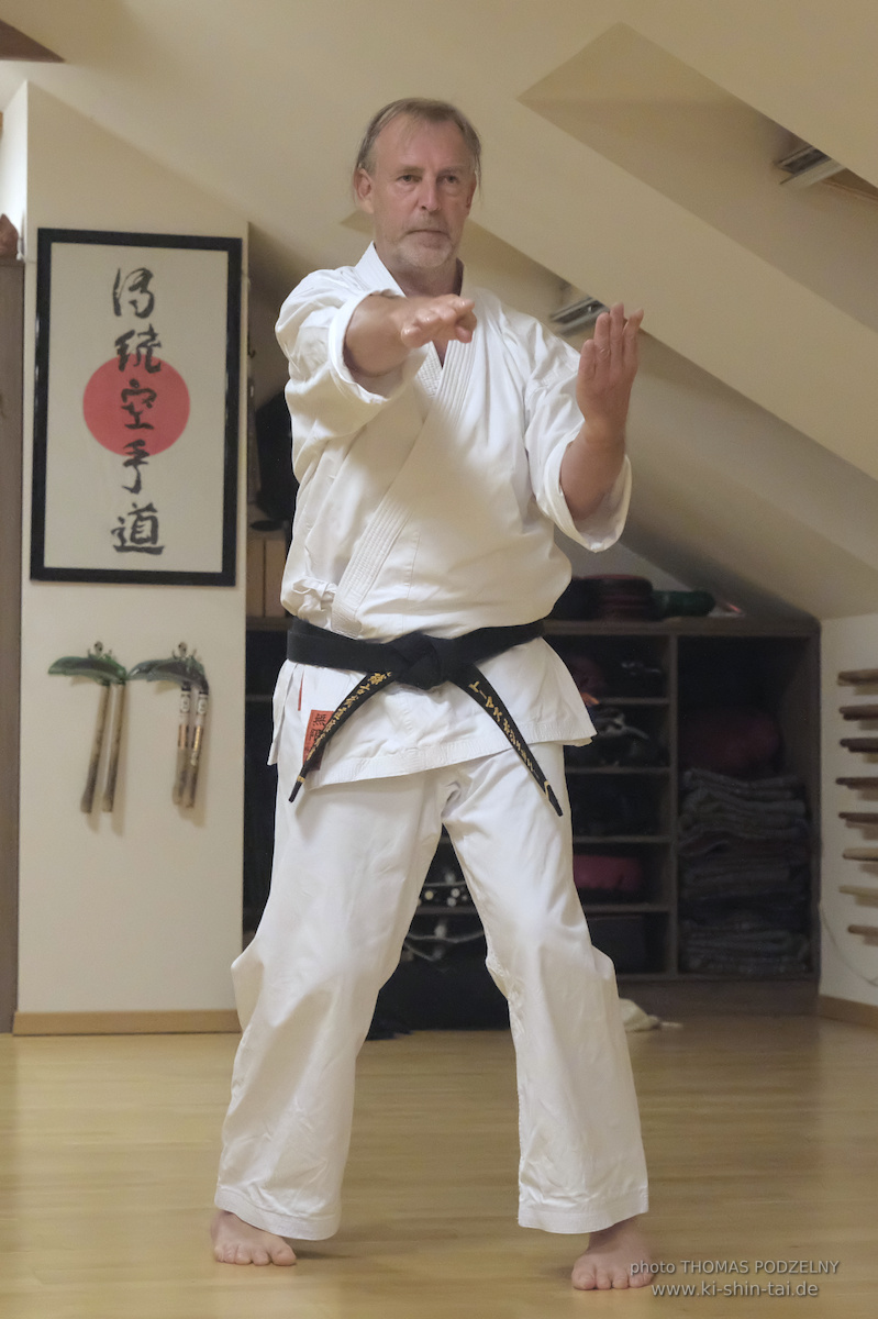 Ryûkyû Kobudô Lehrgang mit Thomas Podzelny 6.Dan in Krakau/Polen 12.-14.9.2025 