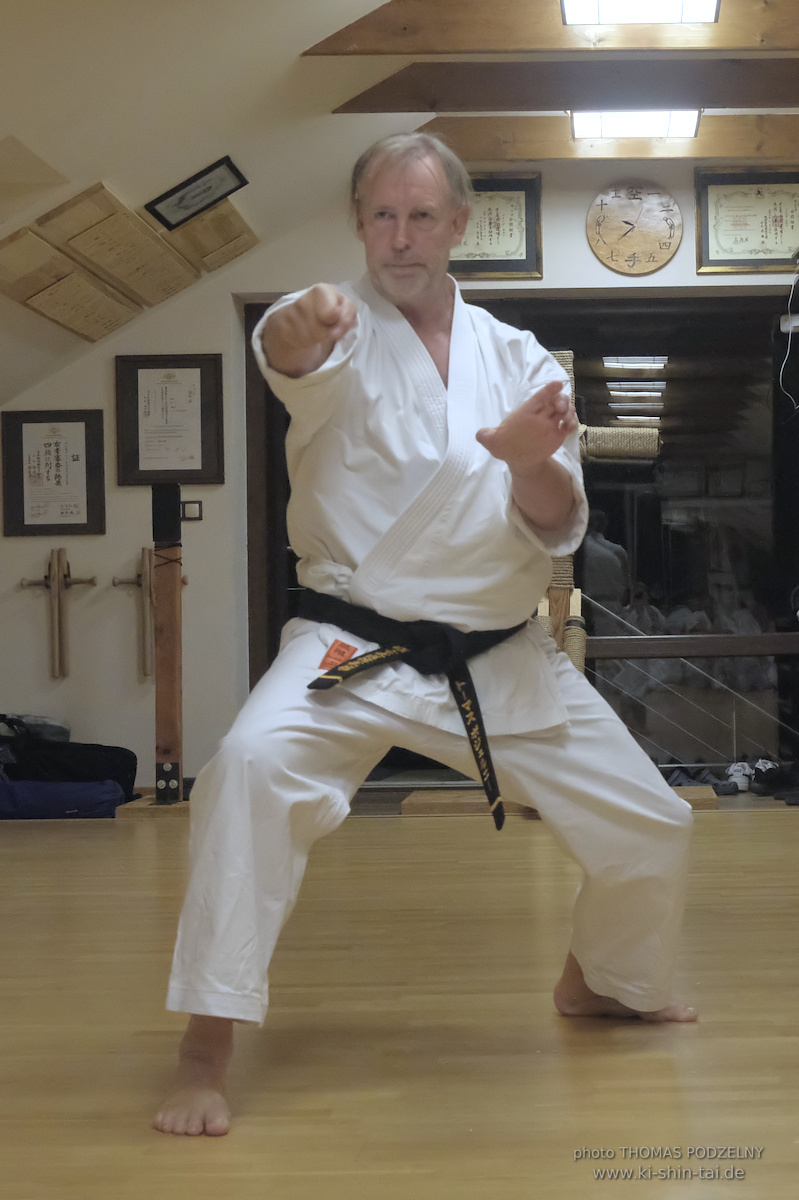 Ryûkyû Kobudô Lehrgang mit Thomas Podzelny 6.Dan in Krakau/Polen 12.-14.9.2025 