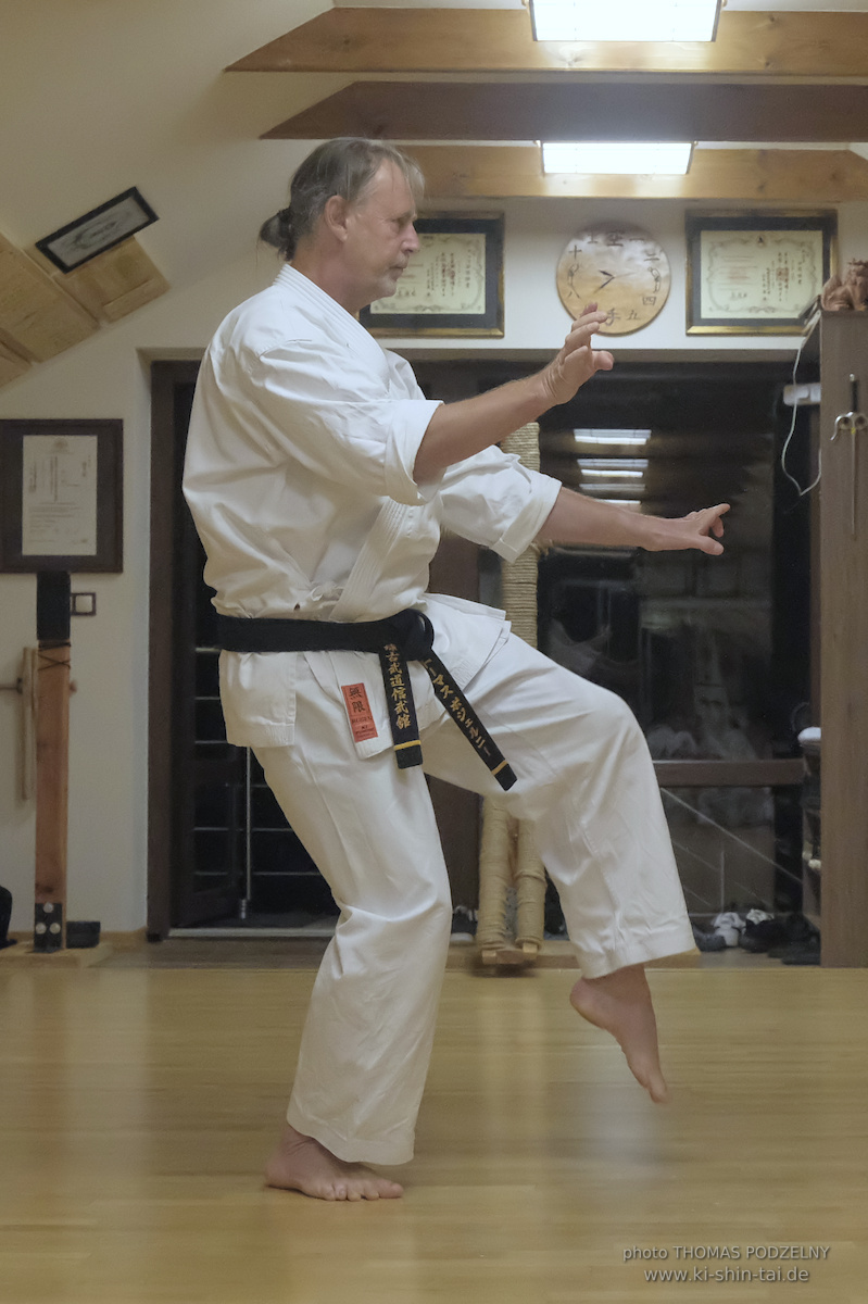 Ryûkyû Kobudô Lehrgang mit Thomas Podzelny 6.Dan in Krakau/Polen 12.-14.9.2025 