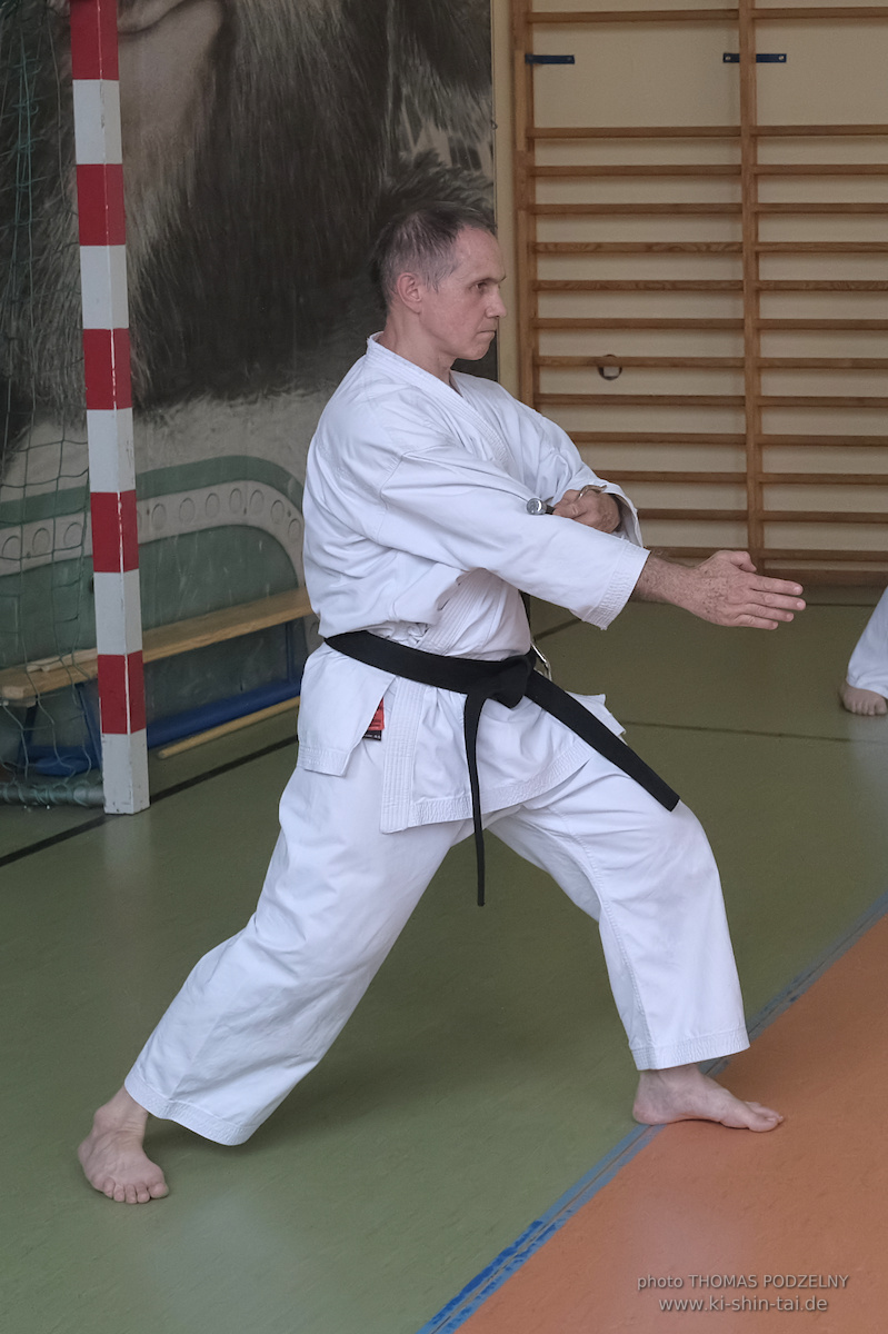 Ryûkyû Kobudô Lehrgang mit Thomas Podzelny 6.Dan in Krakau/Polen 12.-14.9.2025 