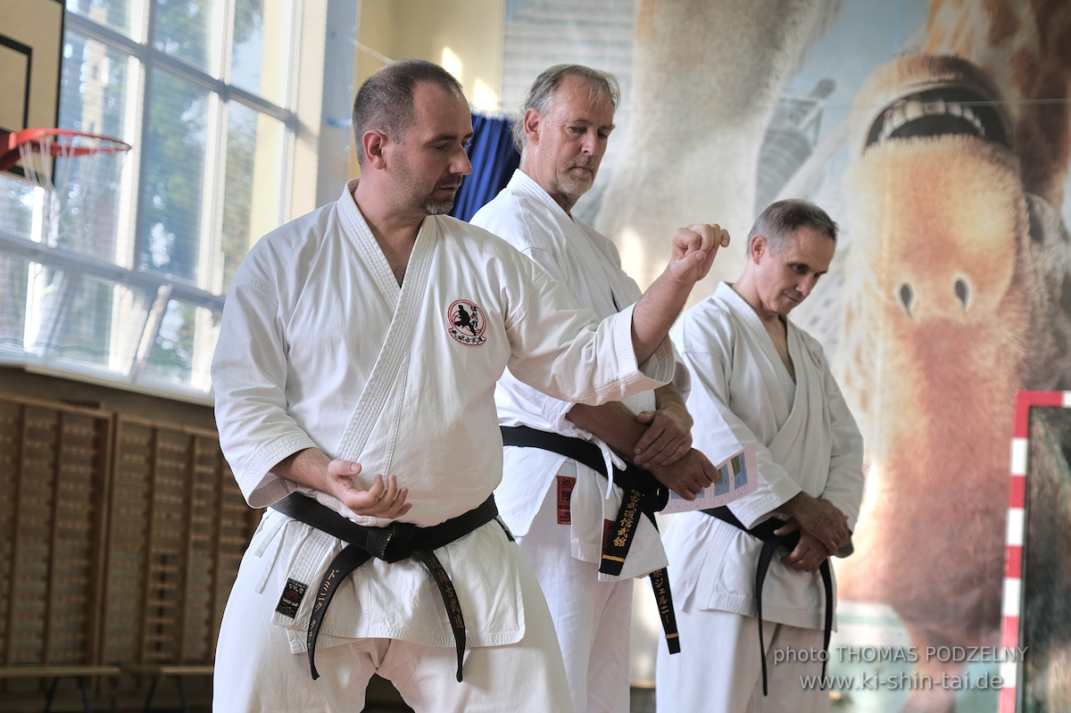 Ryûkyû Kobudô Lehrgang mit Thomas Podzelny 6.Dan in Krakau/Polen 12.-14.9.2025 